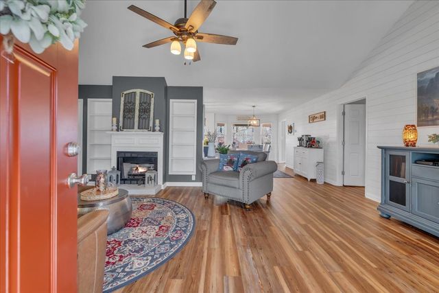 2222 Tindell Ln, Columbia, TN 38401