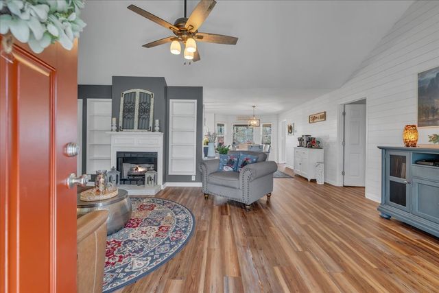 2222 Tindell Ln, Columbia, TN 38401