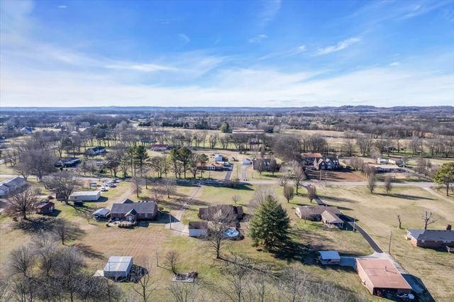 2222 Tindell Ln, Columbia, TN 38401