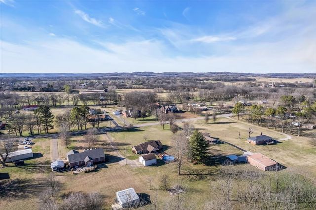 2222 Tindell Ln, Columbia, TN 38401