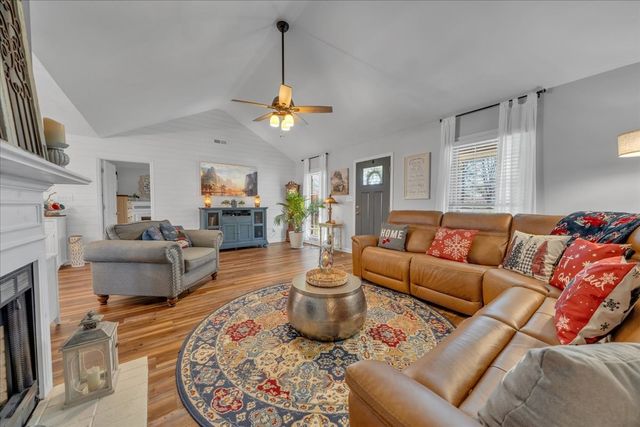 2222 Tindell Ln, Columbia, TN 38401