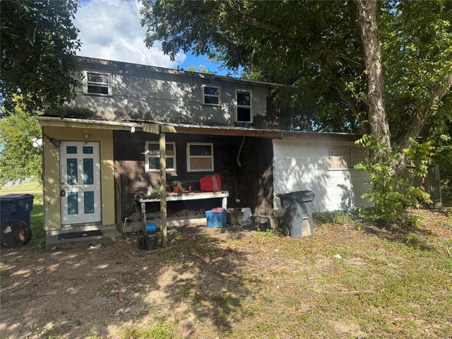 1139 7th Avenue N, Texas City, TX 77590