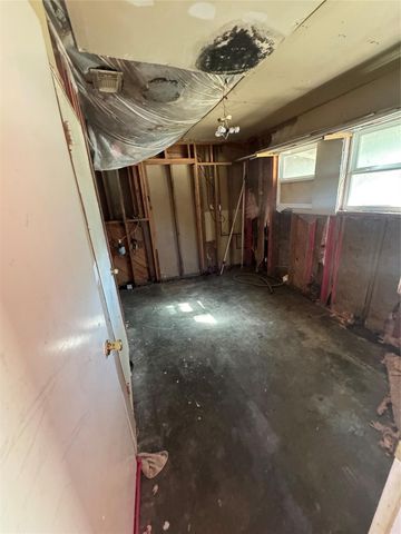 1139 7th Avenue N, Texas City, TX 77590