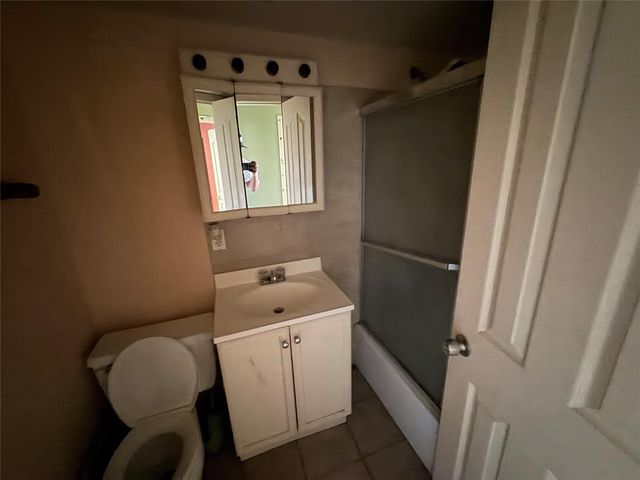 1139 7th Avenue N, Texas City, TX 77590