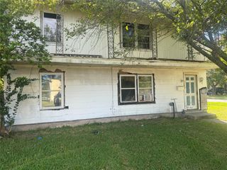 1139 7th Avenue N, Texas City, TX 77590