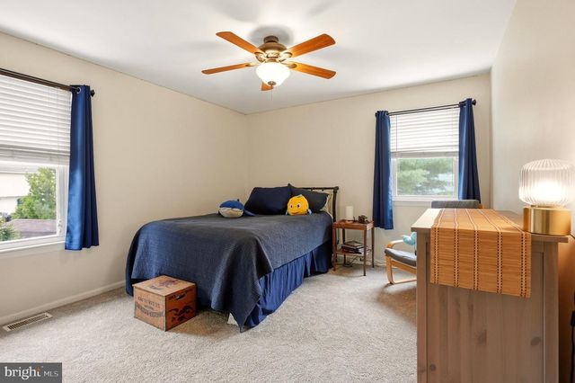 18 OXFORD DR, Sewell, NJ 08080