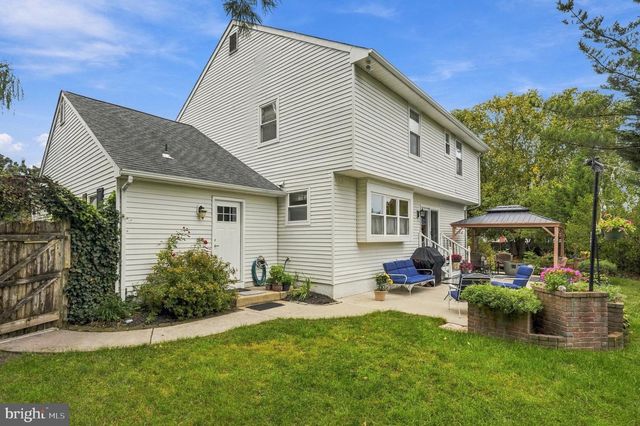 18 OXFORD DR, Sewell, NJ 08080
