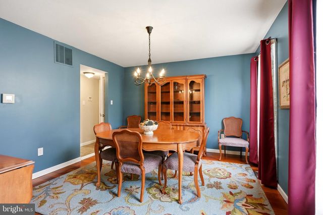 18 OXFORD DR, Sewell, NJ 08080