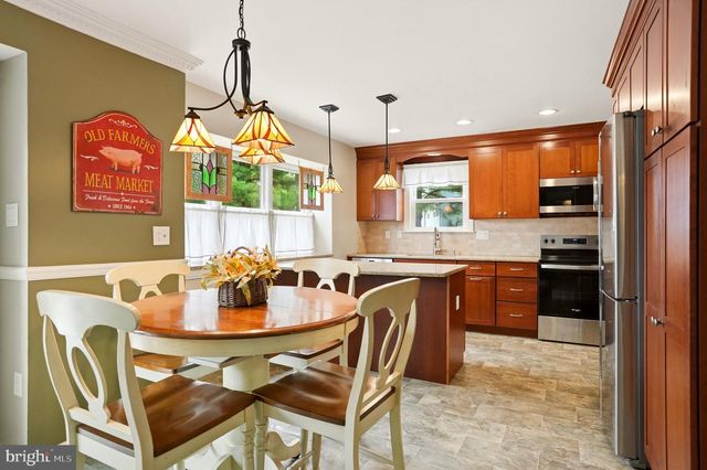 18 OXFORD DR, Sewell, NJ 08080