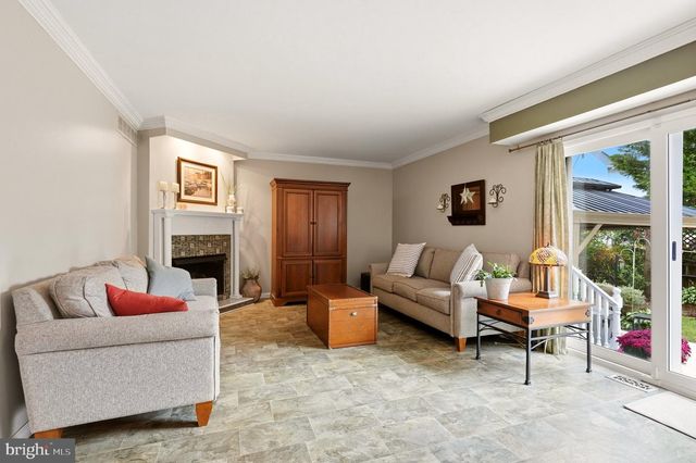 18 OXFORD DR, Sewell, NJ 08080