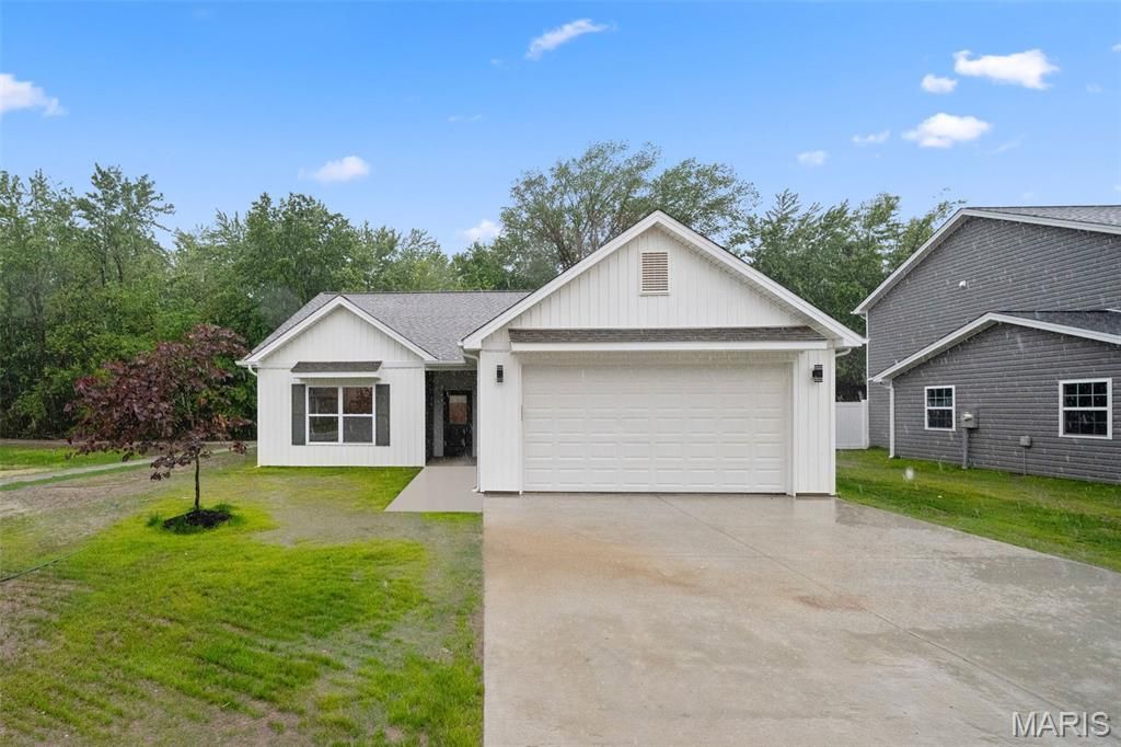 105 Jimmy H Drive, Jonesburg, MO 63351