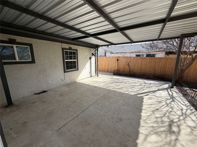 3812 Gordon Avenue, Fort Worth, TX 76110