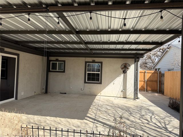 3812 Gordon Avenue, Fort Worth, TX 76110