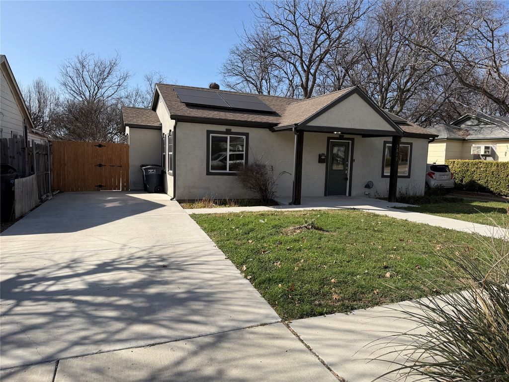 3812 Gordon Avenue, Fort Worth, TX 76110