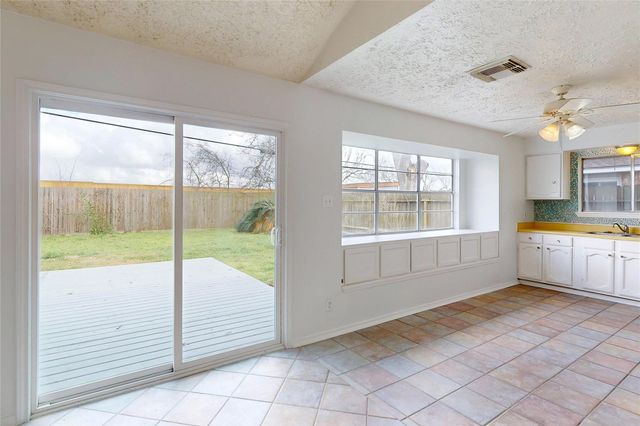 2711 Heritage Colony Drive, Webster, TX 77598