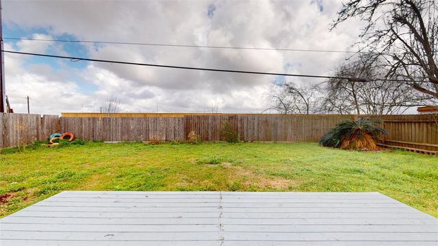 2711 Heritage Colony Drive, Webster, TX 77598