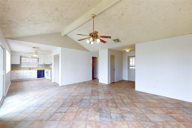 2711 Heritage Colony Drive, Webster, TX 77598