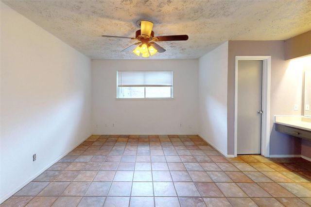 2711 Heritage Colony Drive, Webster, TX 77598