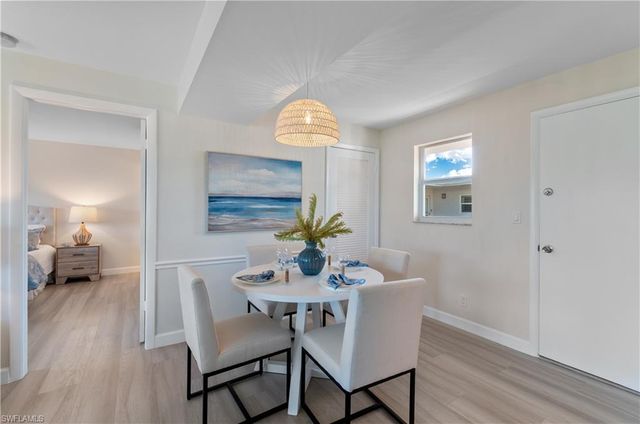 570 12th AVE S 570, Naples, FL 34102