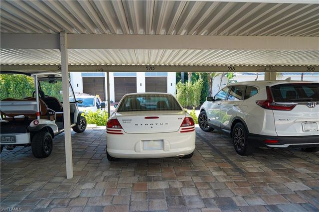 570 12th AVE S 570, Naples, FL 34102