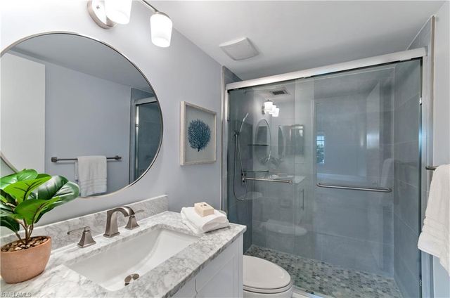 570 12th AVE S 570, Naples, FL 34102