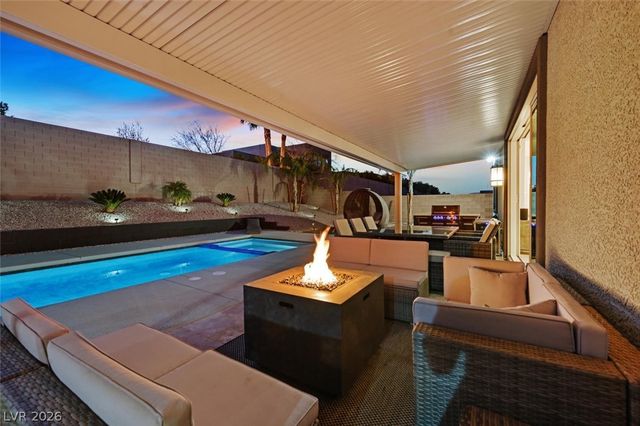 2689 Pioneer Estates Court, Las Vegas, NV 89117