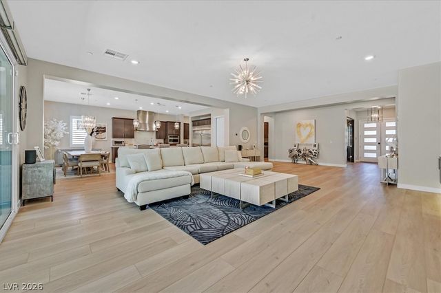2689 Pioneer Estates Court, Las Vegas, NV 89117