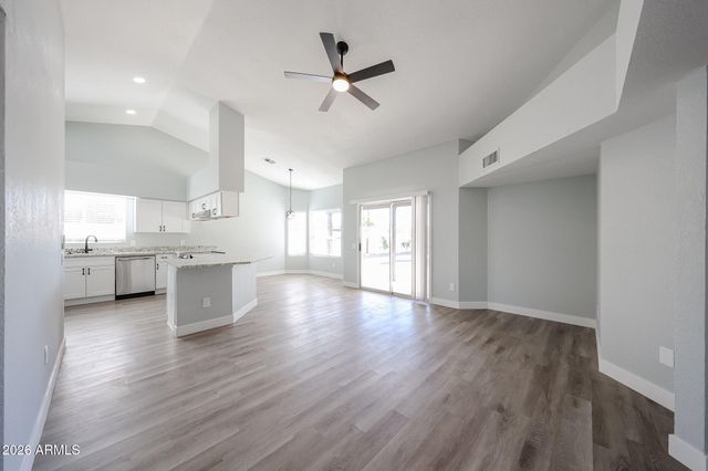 3951 E WALTANN Lane, Phoenix, AZ 85032