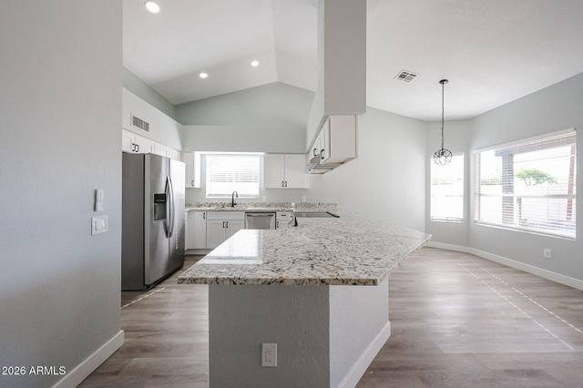 3951 E WALTANN Lane, Phoenix, AZ 85032