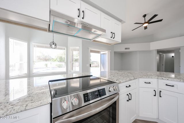 3951 E WALTANN Lane, Phoenix, AZ 85032