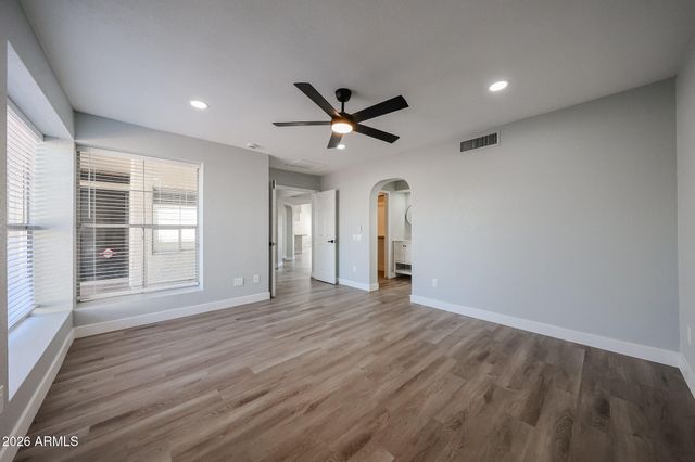 3951 E WALTANN Lane, Phoenix, AZ 85032