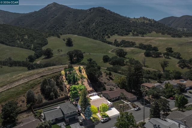 152 Regency Dr, Clayton, CA 94517