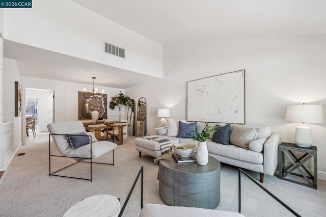 152 Regency Dr, Clayton, CA 94517