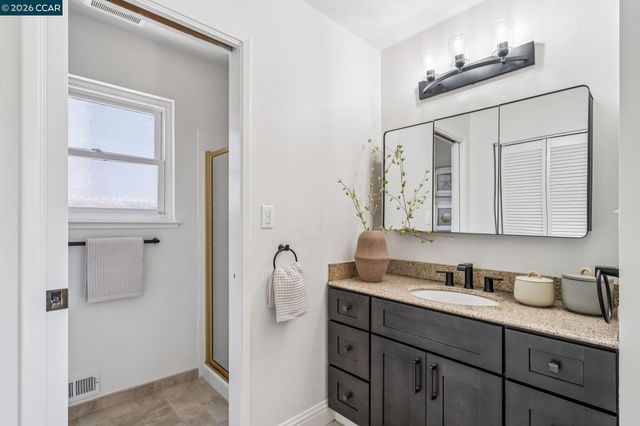 152 Regency Dr, Clayton, CA 94517