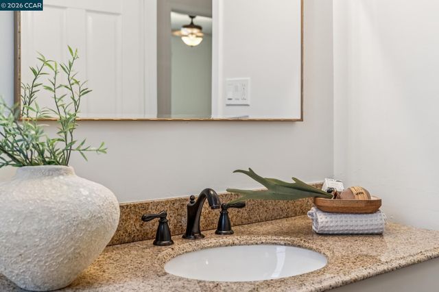 152 Regency Dr, Clayton, CA 94517