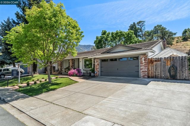 152 Regency Dr, Clayton, CA 94517