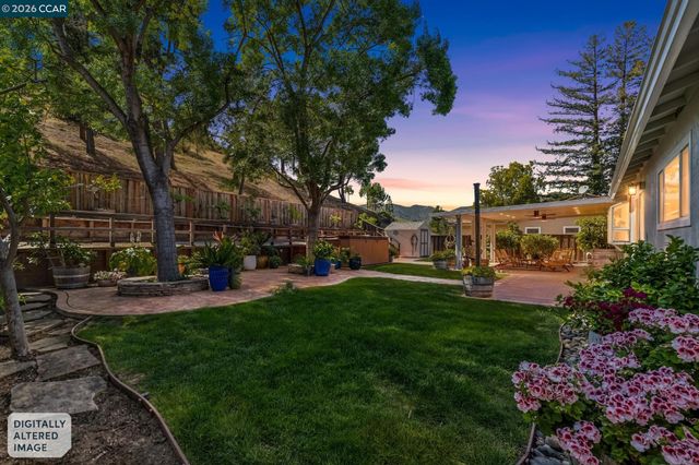 152 Regency Dr, Clayton, CA 94517