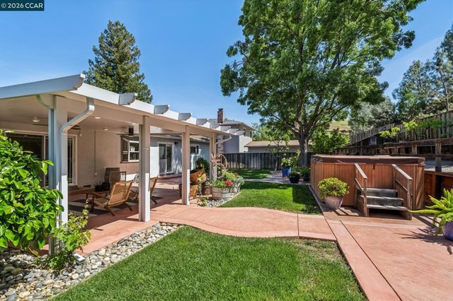 152 Regency Dr, Clayton, CA 94517