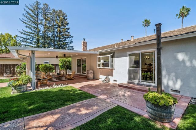 152 Regency Dr, Clayton, CA 94517