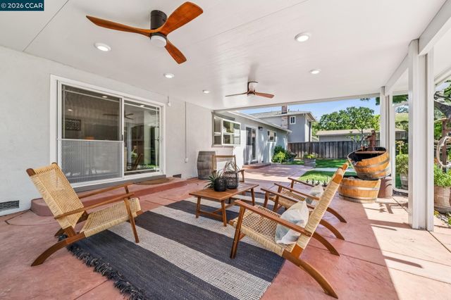 152 Regency Dr, Clayton, CA 94517