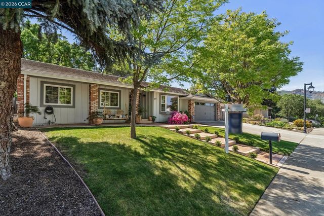 152 Regency Dr, Clayton, CA 94517