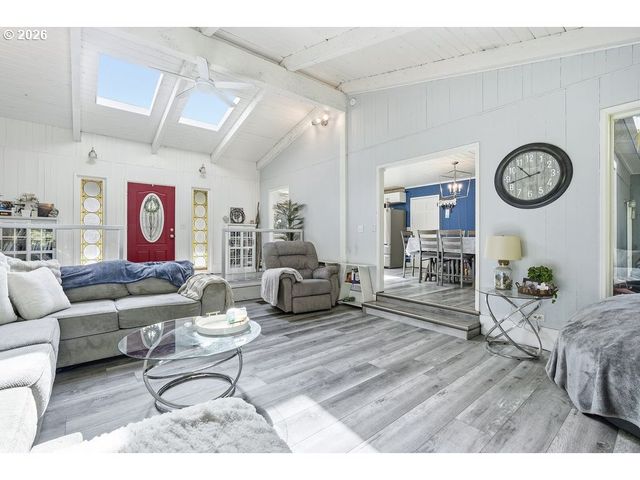 6337 Se BROWNLEE Rd, Milwaukie, OR 97267