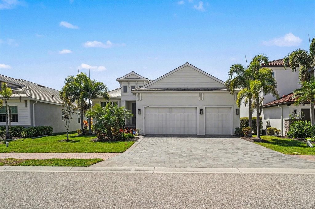 Image 2 of property listing at 5508 TITLE ROW DRIVE, Bradenton, FL 34210