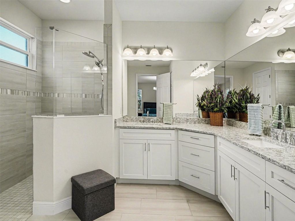Image 15 of property listing at 5508 TITLE ROW DRIVE, Bradenton, FL 34210