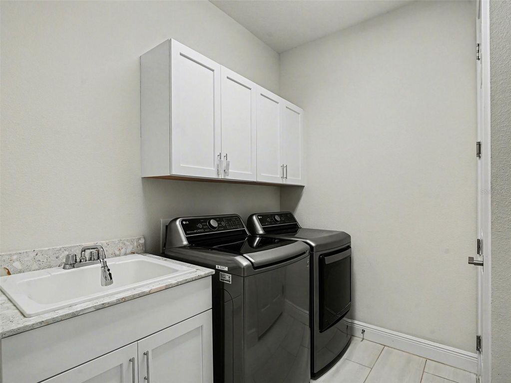 Image 16 of property listing at 5508 TITLE ROW DRIVE, Bradenton, FL 34210