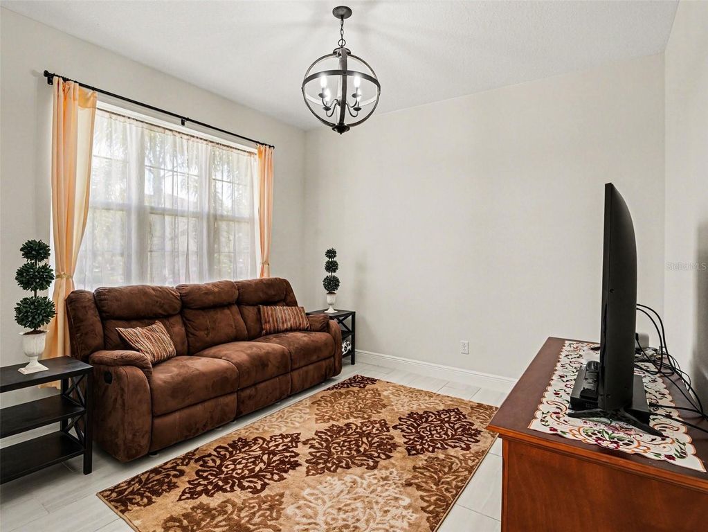 Image 4 of property listing at 5508 TITLE ROW DRIVE, Bradenton, FL 34210