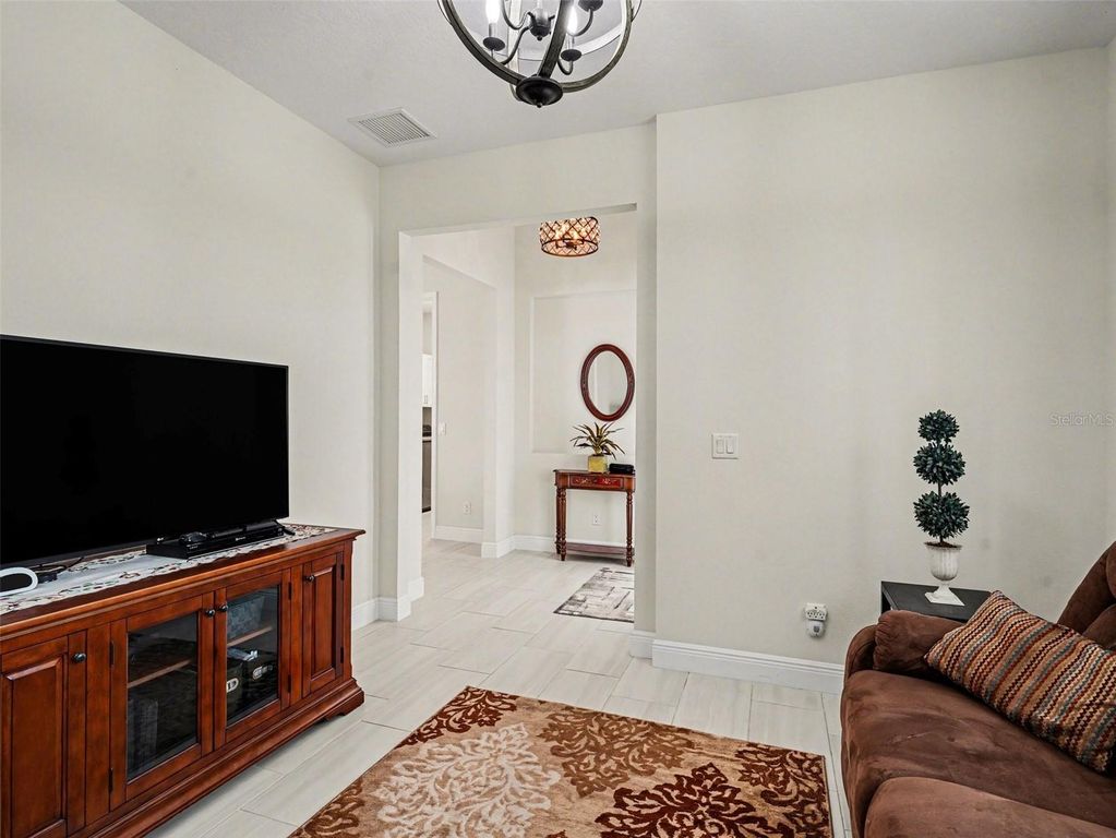 Image 5 of property listing at 5508 TITLE ROW DRIVE, Bradenton, FL 34210