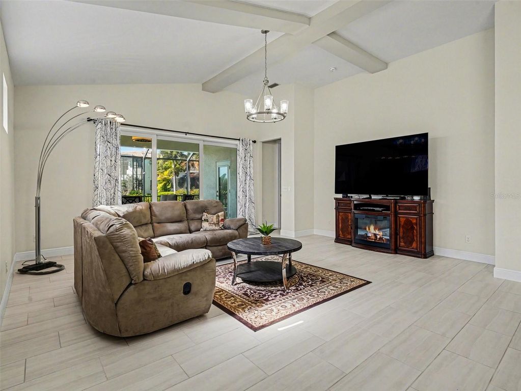Image 9 of property listing at 5508 TITLE ROW DRIVE, Bradenton, FL 34210