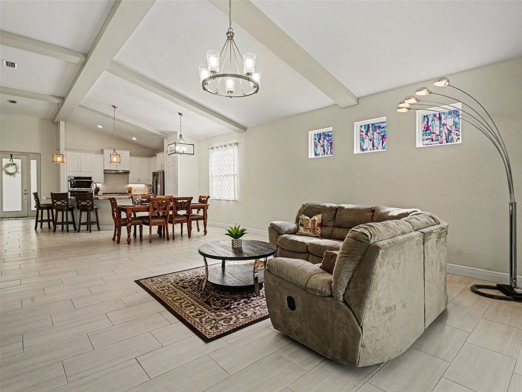 Image 10 of property listing at 5508 TITLE ROW DRIVE, Bradenton, FL 34210