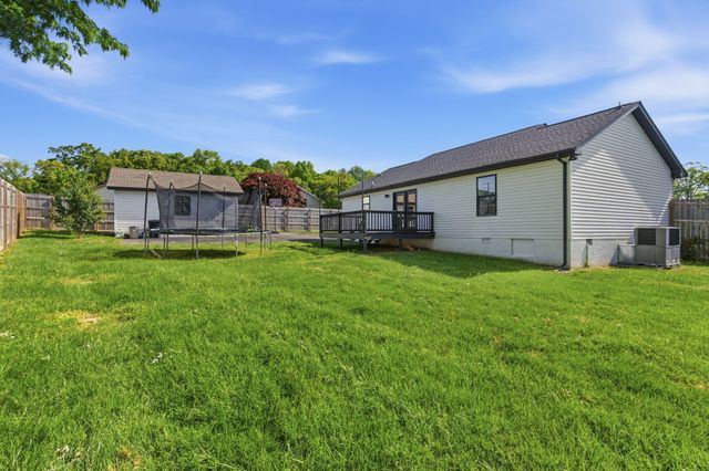 2068 Shawnee Ln, Greenbrier, TN 37073